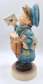 Hummel beeldje 'Eilbote / Postman', postbode