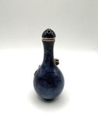 Blauwe snuff bottle met kikker