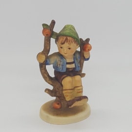 Hummel beeldje 'Herbst / Apple Tree Boy' (klein)