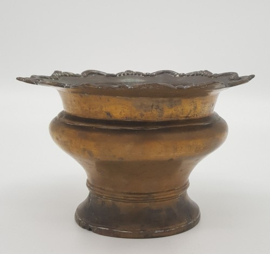 Oosterse messing schaal met mooie patina