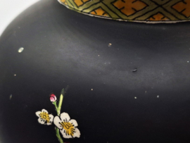 Dekselvaas door Adams Tunstall