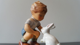Hummel beeldje 'Erste begegnung - Private conversation'