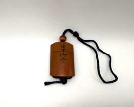 Japanse inro met dobbelstenen