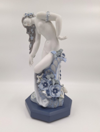 Lladro, Pure Beauty #1945