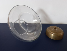 Glazen voorraadpot met messing deksel