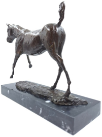 Bronzen paard naar Edgar Degas