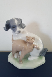 Lladro Nao beeldje, hond en kat in harmonie