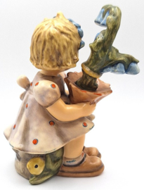 Hummel beeldje 'Ein Geschenk für Dich / Garden gift'