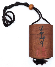 Japanse inro met dobbelstenen