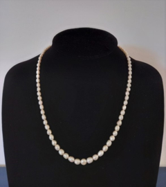 Parelketting met ovale sluiting 