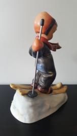 Hummel beeldje 'Ski-Heil / Skier'