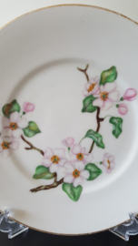 Royal Copenhagen sierbord met bloemdecoratie