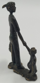 Bronzen beeld moeder met kind