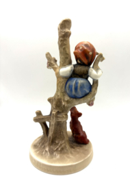 Hummel beeldje 'Out of danger' (groot)