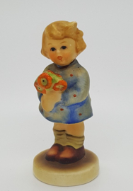 Hummel beeldje 'Blümenmadl / Girl with nosegay'