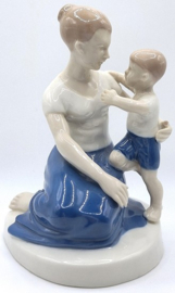 Duits beeldje van moeder en zoon