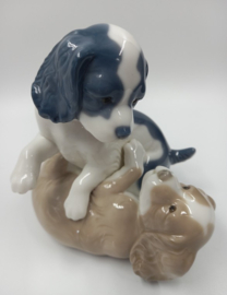 Lladro Nao beeldje van 2 spelende pups