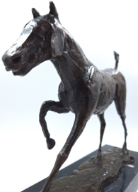 Bronzen paard naar Edgar Degas