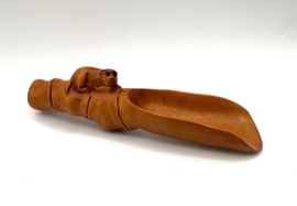 Netsuke theeschep met tijger