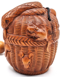 Japanse inro slangenmand