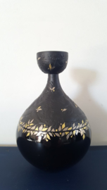 Zwarte vaas met reliëfdecor, Rosenthal