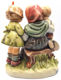 Hummel beeldje 'Märchenstunde / Storybook time'