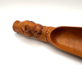 Netsuke theeschep met ratje