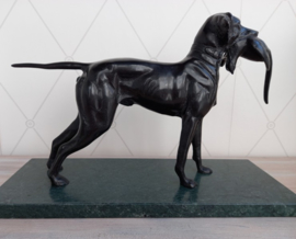 Groot bronzen beeld van jachthond