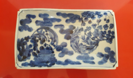 Japans schaaltje, rijkelijk versierd
