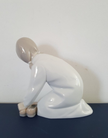 Lladro beeldje, meisje met slippers