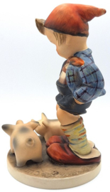 Hummel beeldje 'Farm boy'