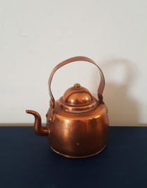 Kleine koperen theepot