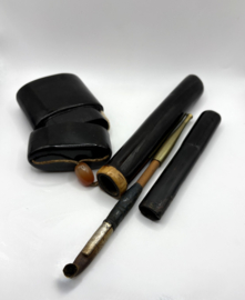 Japanse kiseru in pijphouder