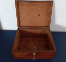 Grote houten kist