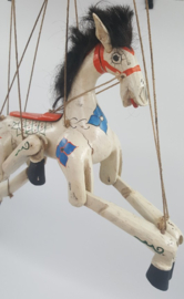 Houten marionet paard