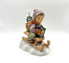 Hummel beeldje 'Ride into Christmas' (groot)