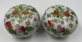 2 porseleinen dekselbakjes