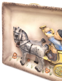 Hummel wandplaquette 'The mail is here'