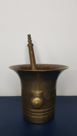 Bronzen vijzel met stamper