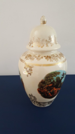 Grote dekselpot met gouden versiering
