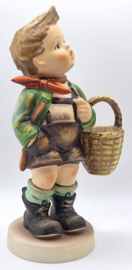 Hummel beeldje 'Dorfbub / Village boy'