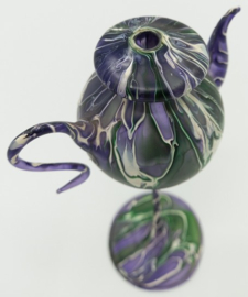 Art deco stijl glaswerk met theepot 