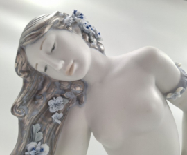 Lladro, Pure Beauty #1945