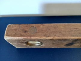 Houten waterpas met messing