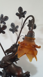Lamp met paard en decor van bloemen