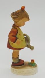 Hummel beeldje 'Die kleine Gärtnerin / Little Gardener'