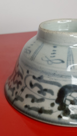 Chinees schaaltje met blauw tot zwarte decoratie