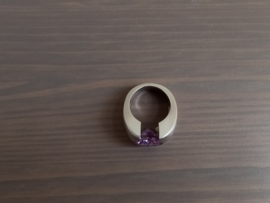 Zilveren Melano ring met lila steen