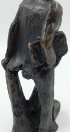 Bronzen beeldje man in stropdas
