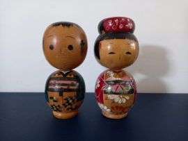 2 Japanse kokeshi poppen 